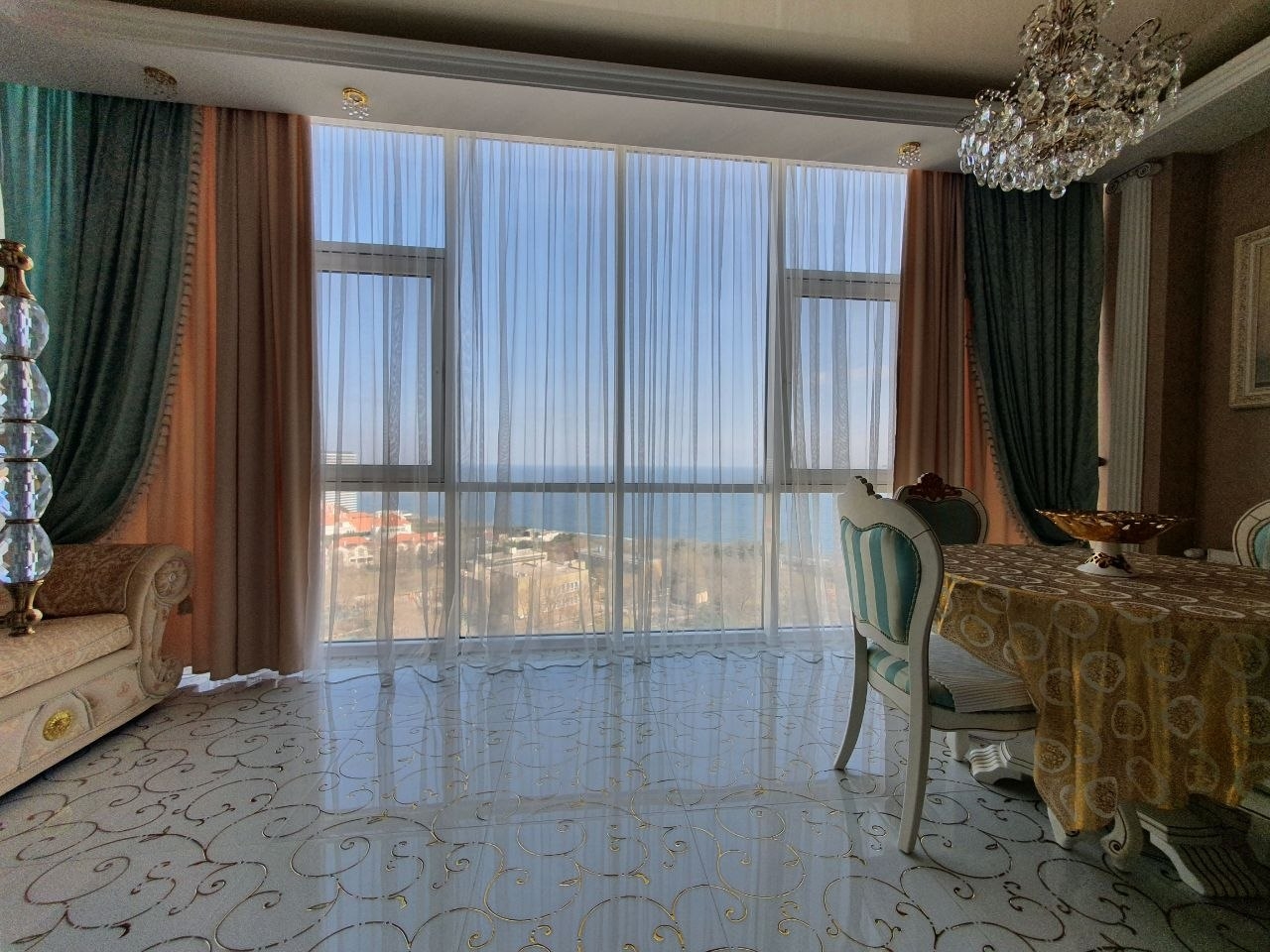 продажа трехкомнатной квартиры номер A-174801 в Приморском районе, фото номер 17